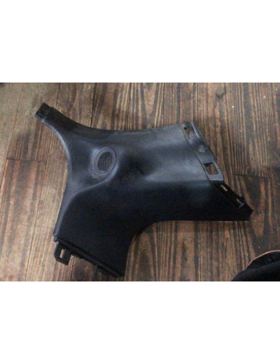 Acabamento Coluna Tras Esq Cherokee 2011 - 2015 1gg61trmae
