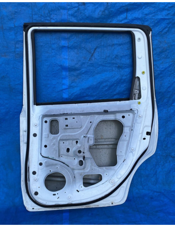 Porta Traseira Direita Livina 2009 A 2014 / Detalhe Traseira Direita Branco