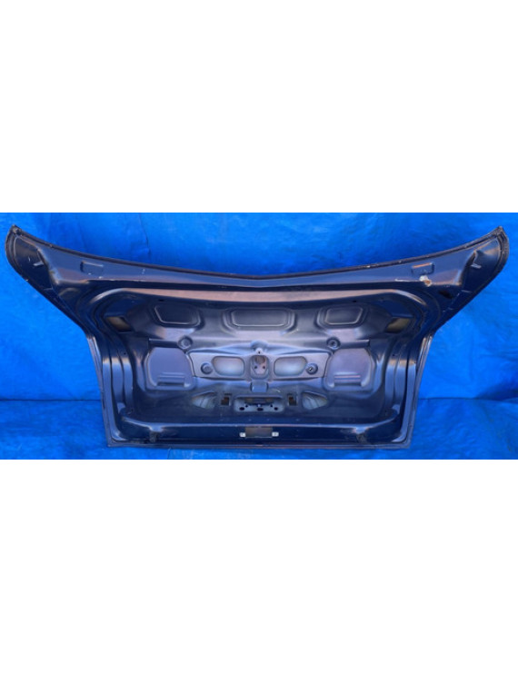 Tampa Traseira Megane Sedan 2004 - 2008 / Detalhe