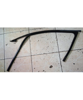 Moldura Porta Dianteira Esquerda Central Bmw 135i 2015  
