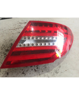 Lanterna Direita Mercedes Benz C180 2011 / Avaria