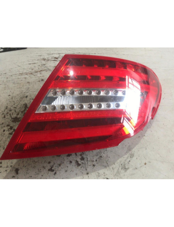 Lanterna Direita Mercedes Benz C180 2011 / Avaria