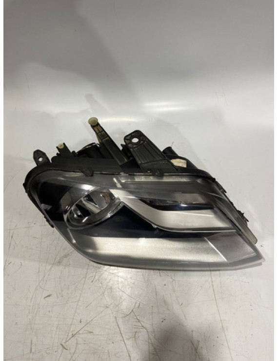 Farol Direito Amarok 2011 2012 2013 2014 / Detalhe