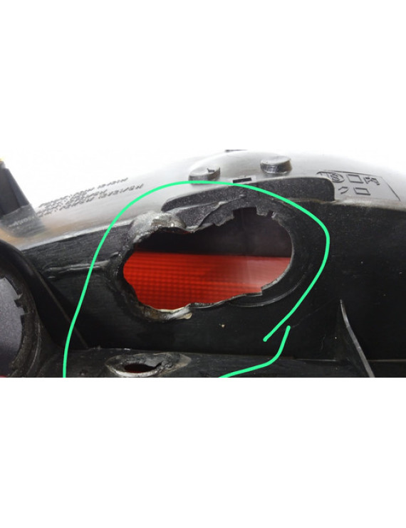 Lanterna Direita Tampa Toyota Prévia 1990 - 1999 Detalhe Direito/passageiro Vermelho