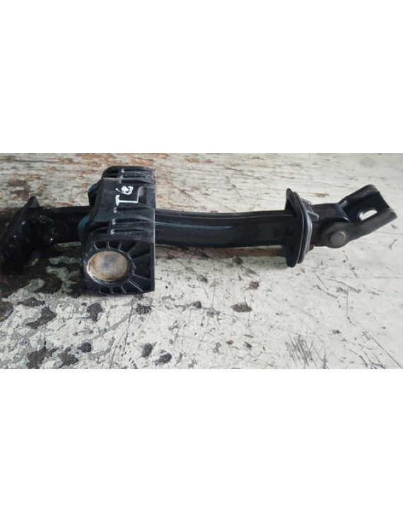 Limitador De Porta Traseiro Esquerdo Vw Amarok 2012 - 2018