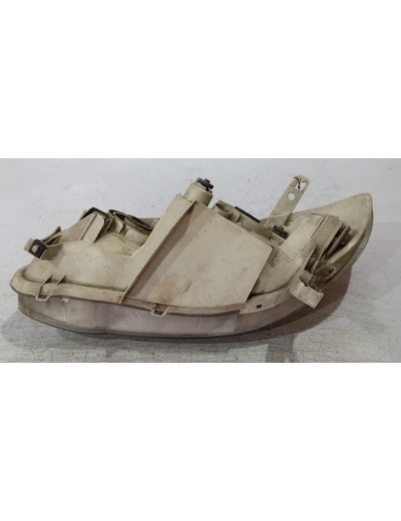 Farol Direito Corolla Fielder 2003 - 2008 / Detalhe