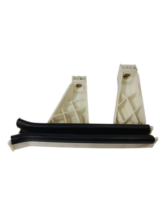 Guia Vidro Porta Traseira Dir Passat Variant 1998 99 2000 Preto