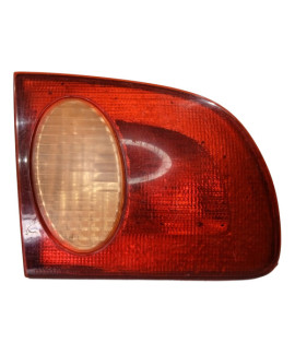 Lanterna Tampa Lado Esquerdo Corolla Europeu 1997 - 2000 Esquerdo/motorista Vermelho