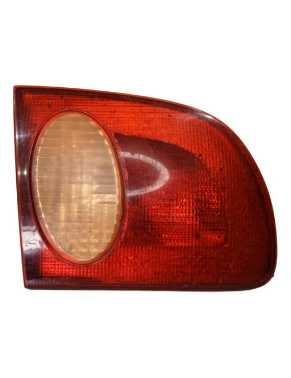 Lanterna Tampa Lado Esquerdo Corolla Europeu 1997 - 2000 Esquerdo/motorista Vermelho