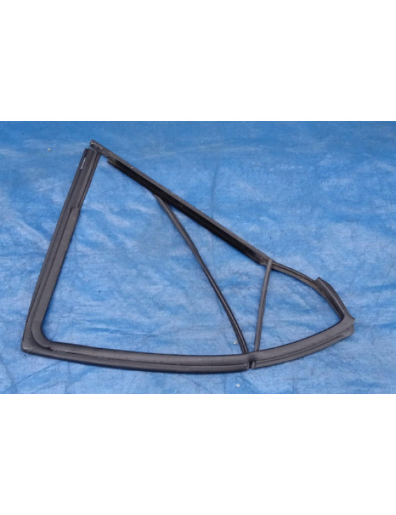 Borracha Superior Porta Traseira Esquerda J3 2010 - 2014 Preto