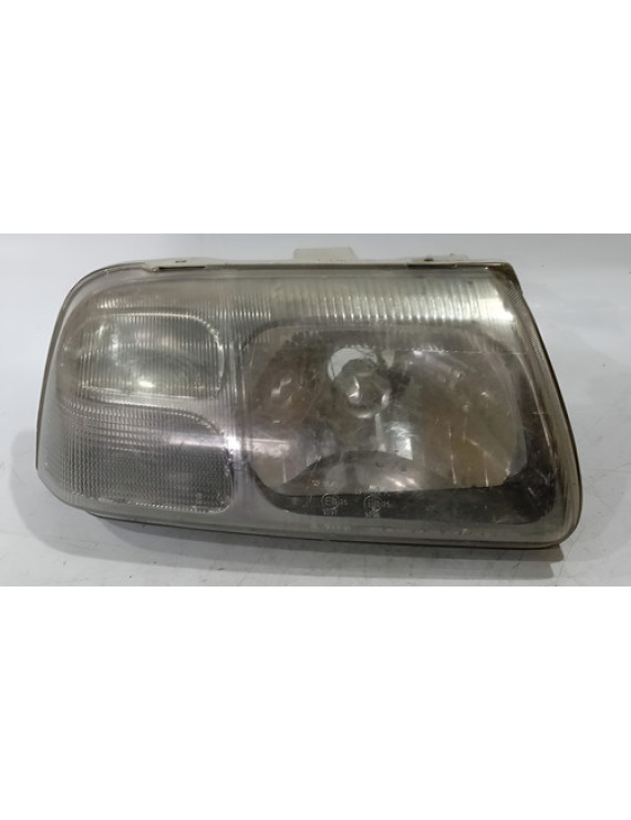 Farol Direito Suzuki Grand Vitara 1999 - 2005 / Detalhe Direito
