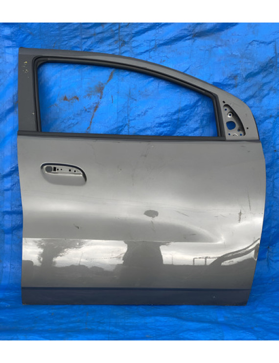 Porta Dianteira Direita Spin 2013 A 2020 / Detalhe Dianteira Direita Cinza