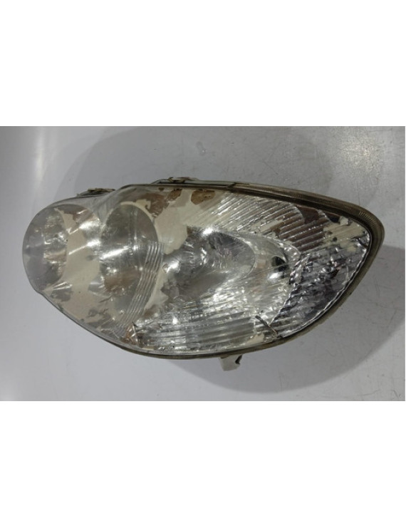 Farol Esquerdo Corolla Fielder 2003 - 2008 / Detalhe