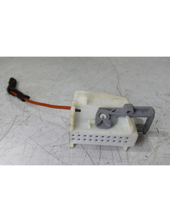 Plug Conector Chicote Mercedes C300 2018 / 0525450680