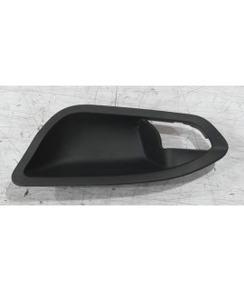 Acabamento Interna Maçaneta Dianteira Esquerda Bmw 135i 2015 Dianteira