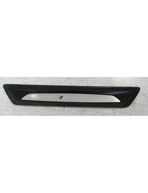 Soleira Porta Traseira Esquerda Bmw M135 2015 Preto