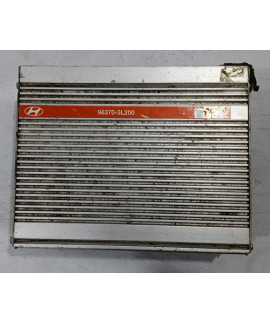 Amplificador De Som Azera 2006 - 2011 / 96370-3l200    Preto
