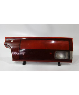 Lanterna Direita Tampa Toyota Prévia 1990 - 1999 Detalhe Direito/passageiro Vermelho