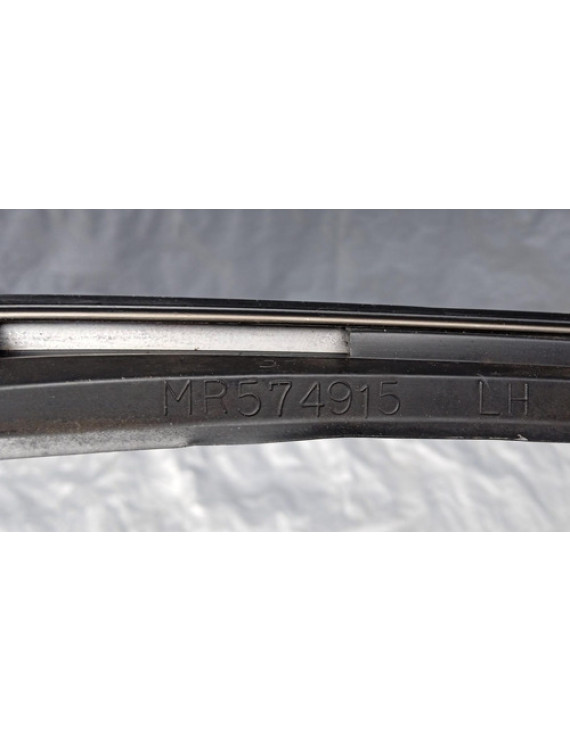 Moldura Esquerda Parabrisa Airtrek 2003 - 2008