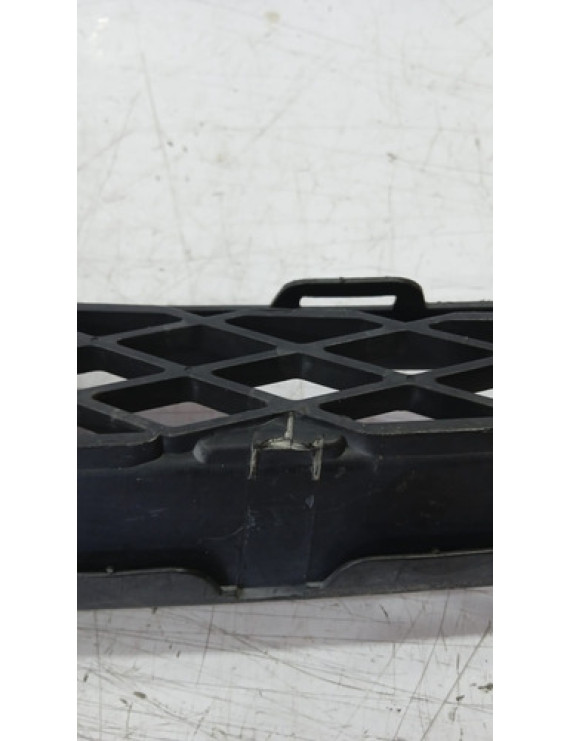 Grade Parachoque Dianteiro Honda Fit 2003 - 2008 / Detalhe