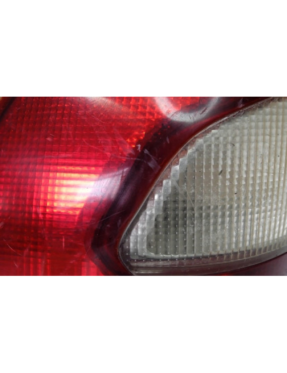 Lanterna Esquerda Ford Fiesta Sedan 2000 - 2004