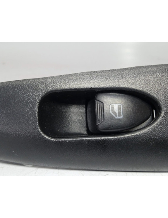 Botão De Vidro Traseiro Direito Chery Qq 2011 - 2015