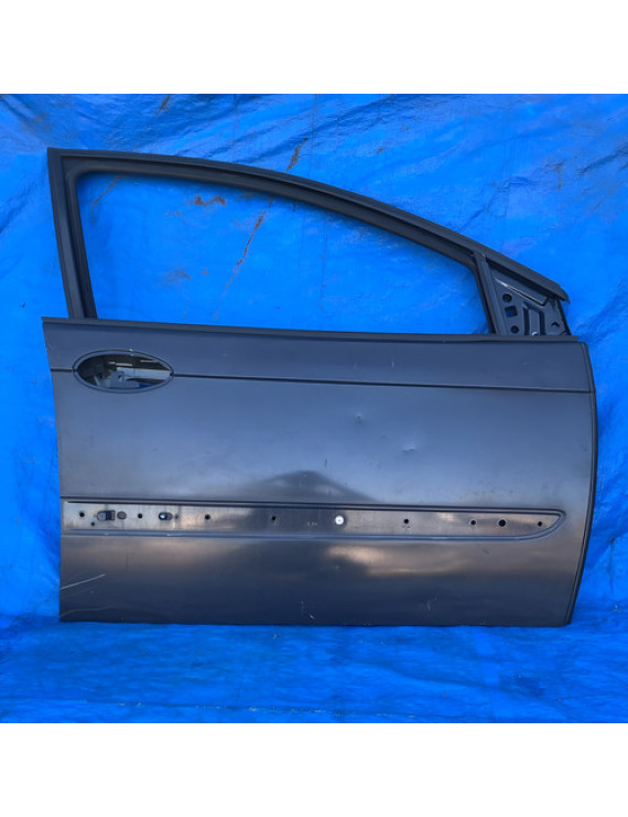 Porta Dianteira Direita C5 2001 - 2005 / Detalhe Dianteira Direita
