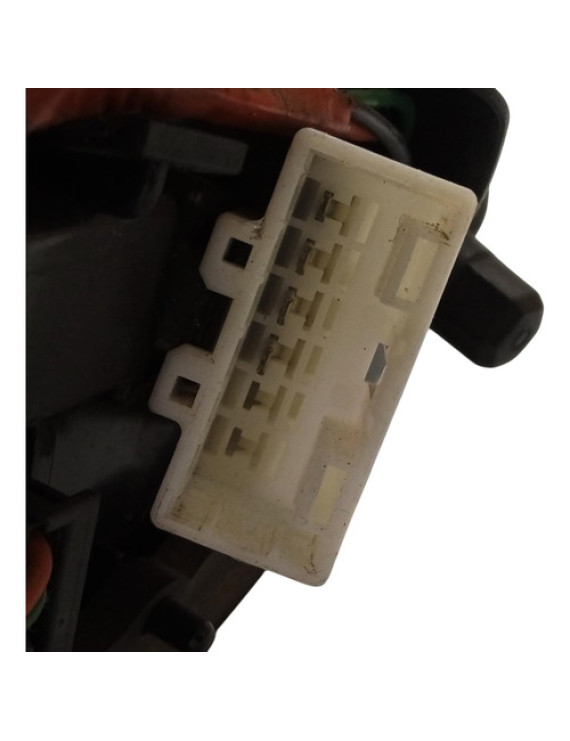 Lanterna Direita Tampa Cerato 2014 2015 2016 2017 Direito/passageiro Vermelho