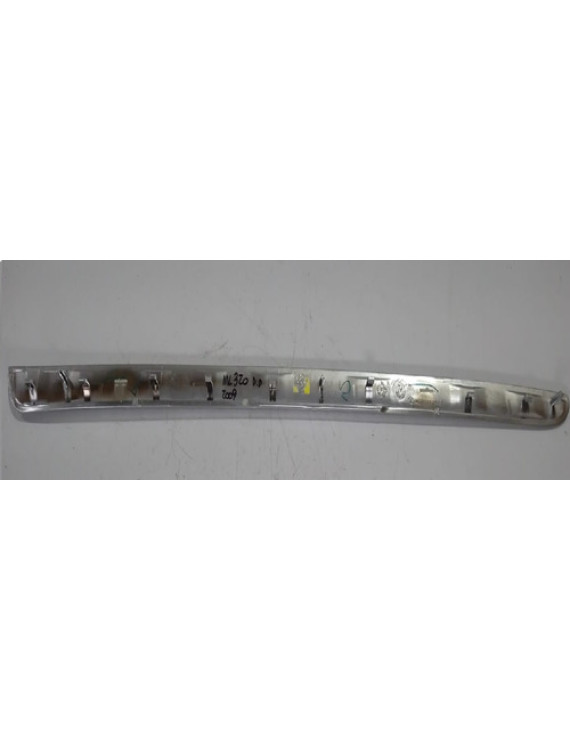 Friso Forro Porta Dianteira Direita Mercedes Ml 320 2009