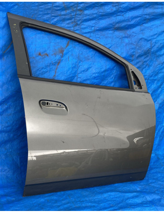Porta Dianteira Direita Spin 2013 A 2020 / Detalhe