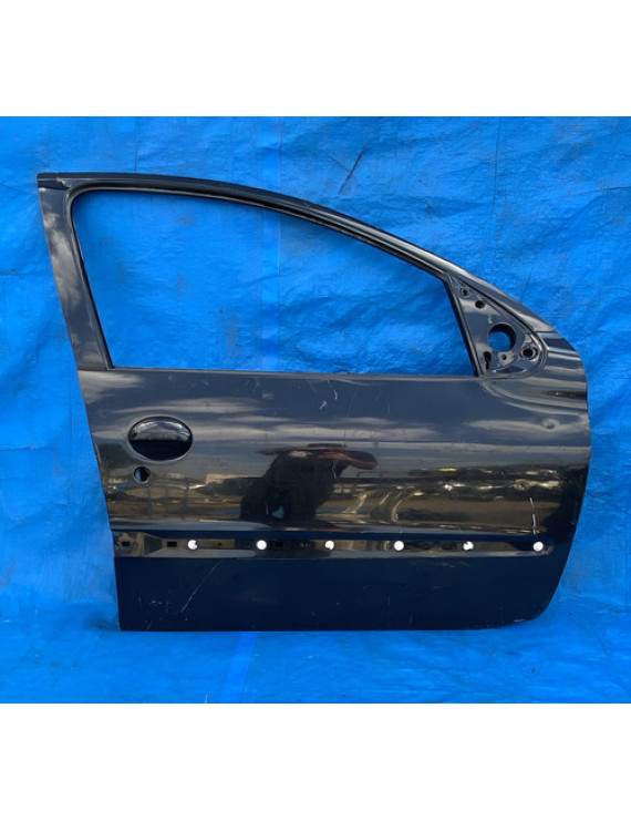 Porta Dianteira Direita Peugeot 206 207 4 Portas Detalhe Dianteira Direita Preto