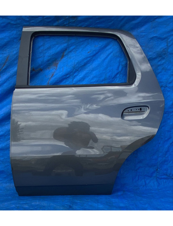 Porta Traseira Esquerda Chevrolet Spin 2012 A 2020 / Detalhe