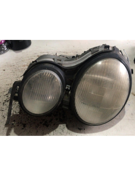 Farol Esquerdo Mercedes E320 1996 / Avaria