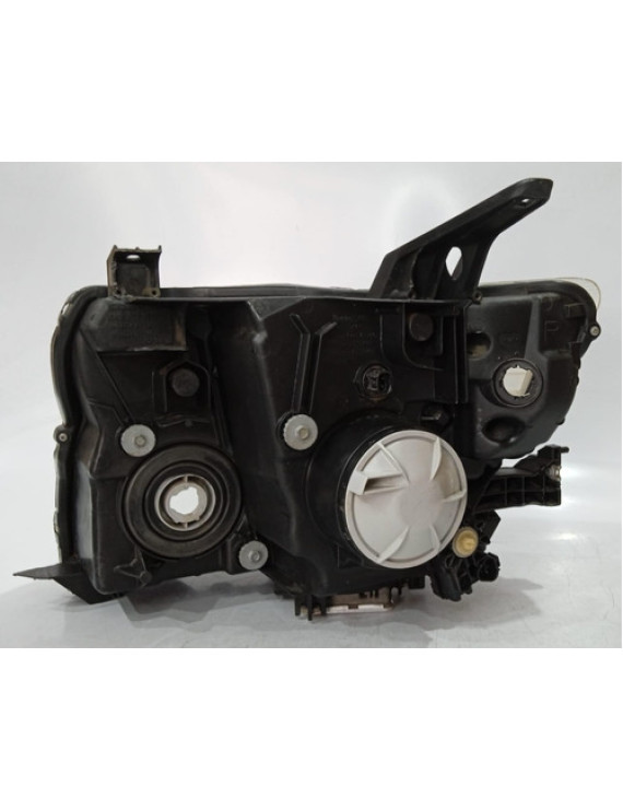 Farol Direito Pajero Full 2007 - 2015 / Avaria