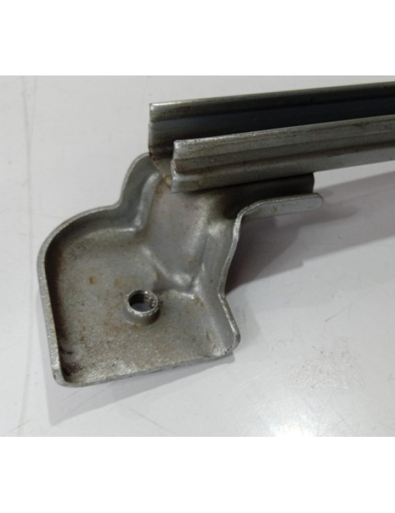 Canaleta Do Vidro Dianteira Direita Toyota Rav4 2001 - 2005