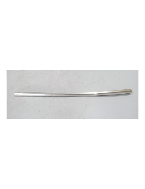 Friso Externo Porta Dianteira Direita Audi A8 1994 - 2002    Prateado