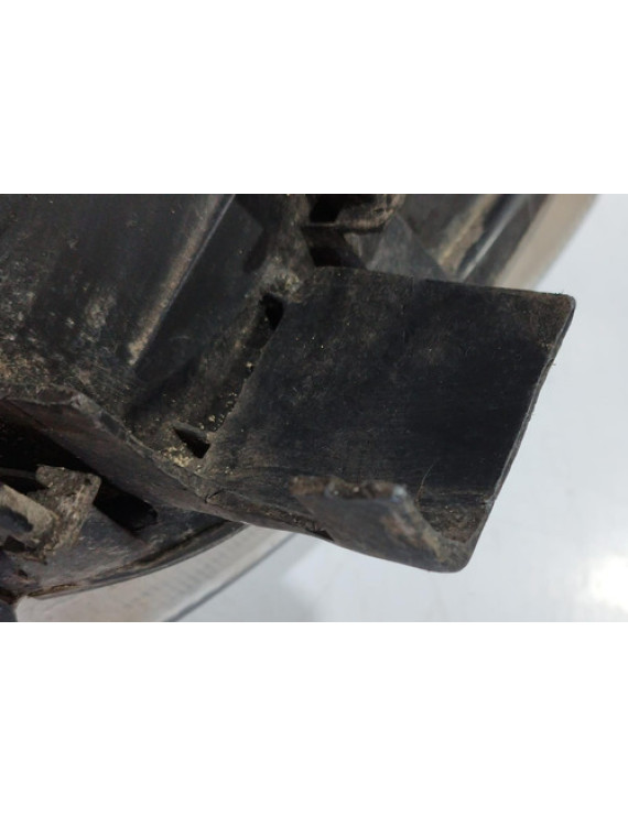 Farol Esquerdo Xsara Picasso 2006 Detalhe