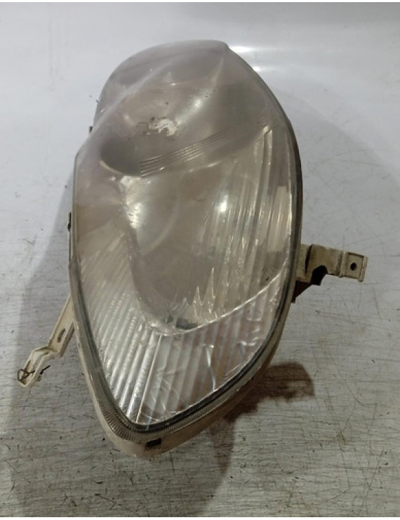 Farol Direito Corolla Fielder 2003 - 2008 / Detalhe