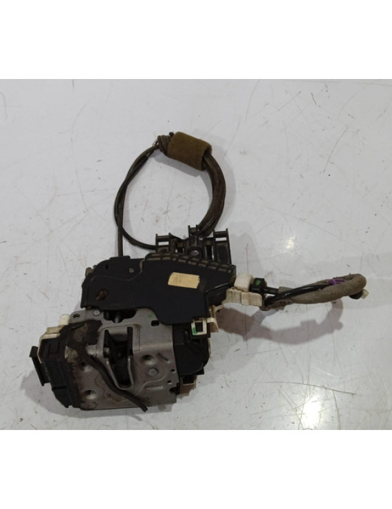 Fechadura Dianteira Esquerda Mercedes C200 2009 - 2013