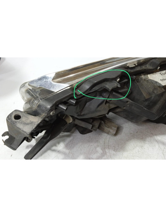 Farol Direito Corolla 2015 2016 2017 2018 / Detalhes Direito/passageiro