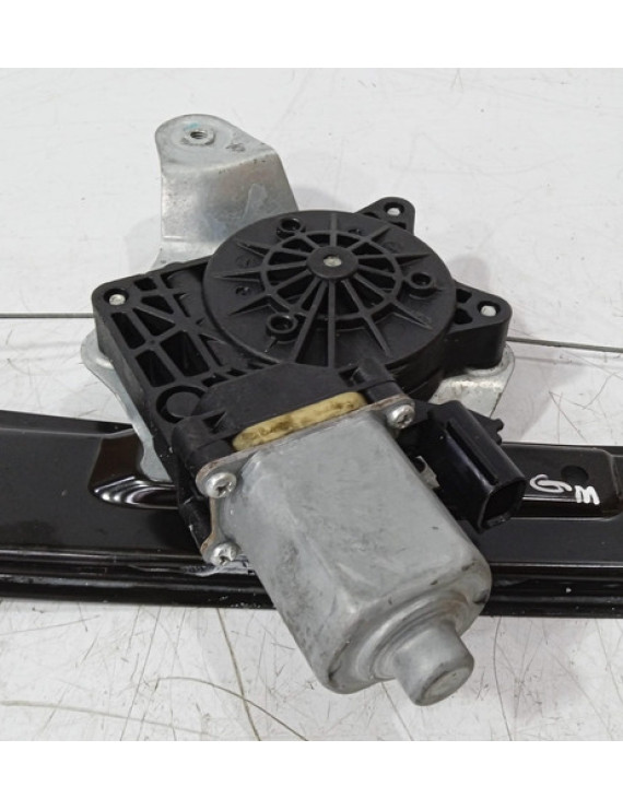 Máquina Dianteira Esquerda Spin 2012 - 2018