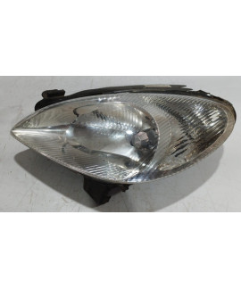 Farol Esquerdo Xsara Picasso 2006 Detalhe