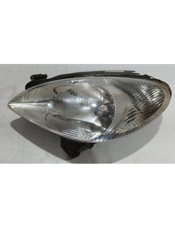 Farol Esquerdo Xsara Picasso 2006 Detalhe