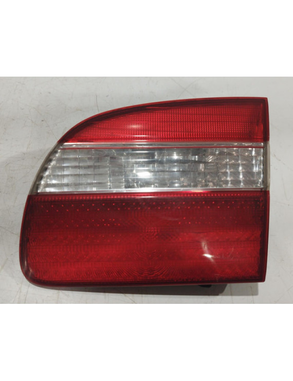 Lanterna Direita Tampa Corolla 1999 2000 2001 2002