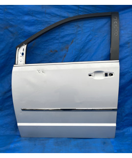 Porta Dianteira Esquerda Town & Country 2008 A 2016 Detalhe Prateado Porta Dianteira Esquerda Town & Country 2008 A 2016 Detalhe Prateado