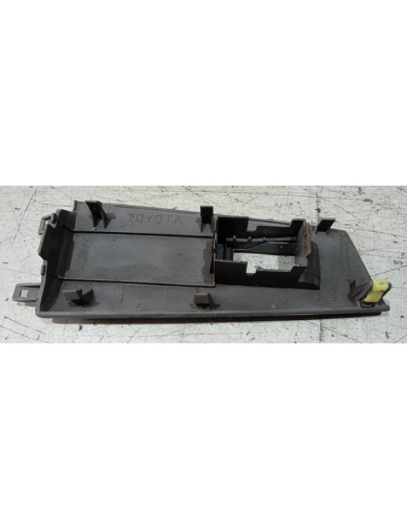 Moldura Botão Vidro Dianteiro Dir Corolla 2003-08 7423102380
