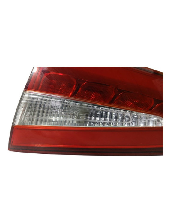 Lanterna Direita Tampa Cerato 2014 2015 2016 2017 Direito/passageiro Vermelho