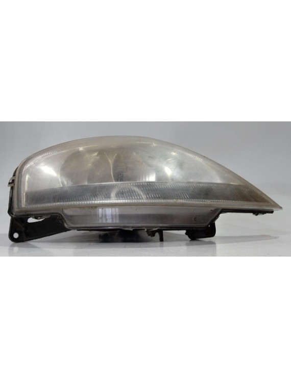 Farol Direito Citroen C3 2002 - 2010 / Detalhe