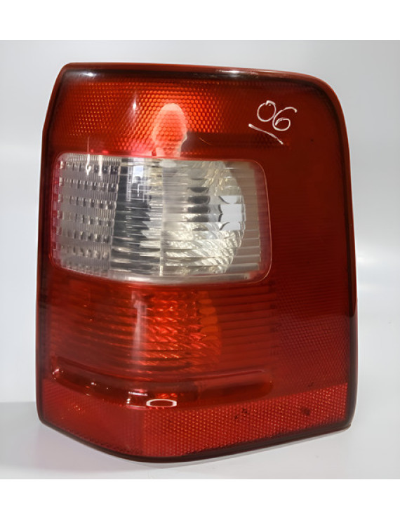 Lanterna Direita Ford Ecosport 2003 2004 2005 2006 2007 Direito/passageiro Vermelho