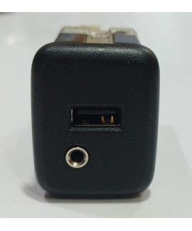Entrada Auxilar Usb S10 Tracker 2014 - 2019